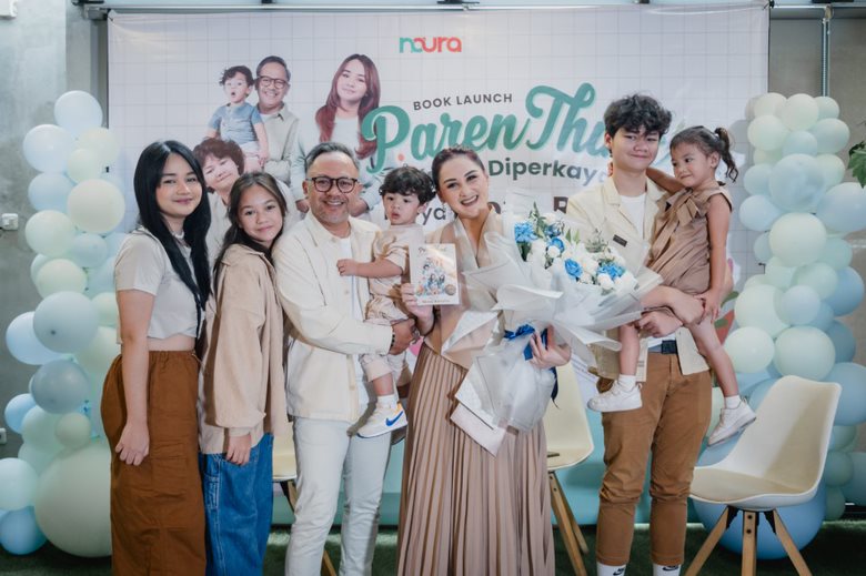 LAUNCHING BUKU PARENTHINK EDISI DIPERKAYA: CATATAN PERSONAL MONA RATULIU DALAM MENGASUH DAN MENDIDIK ANAK-ANAKNYA